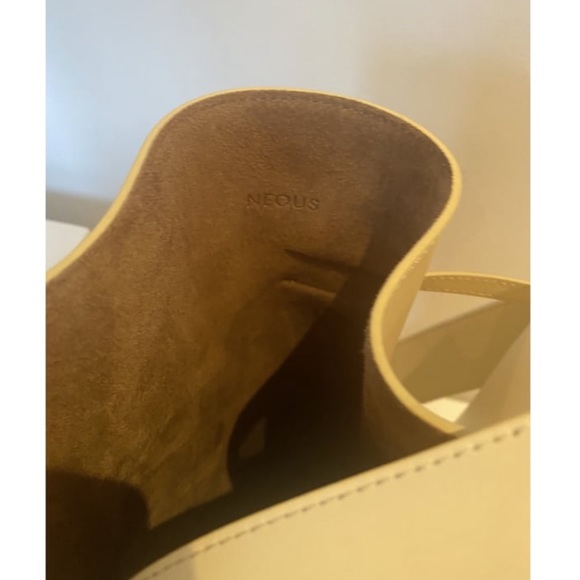 Stunning Neous Sigma Bucket bag - Picture 5 of 5